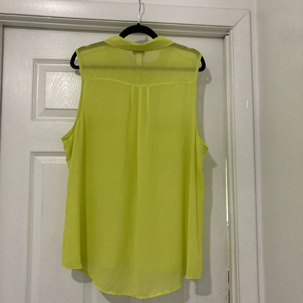Yellow/green sheer Torrid blouse. Sleeveless sz 2 - Picture 7 of 9